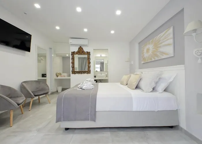 Roman Holiday Suites Gasthuis 4*