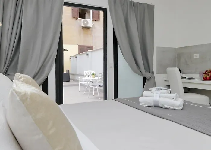 Gasthuis Roman Holiday Suites 4*