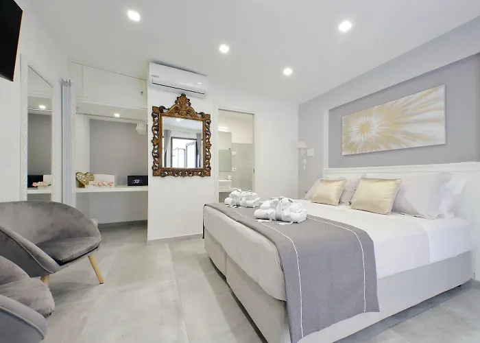 Roman Holiday Suites 4* Rome