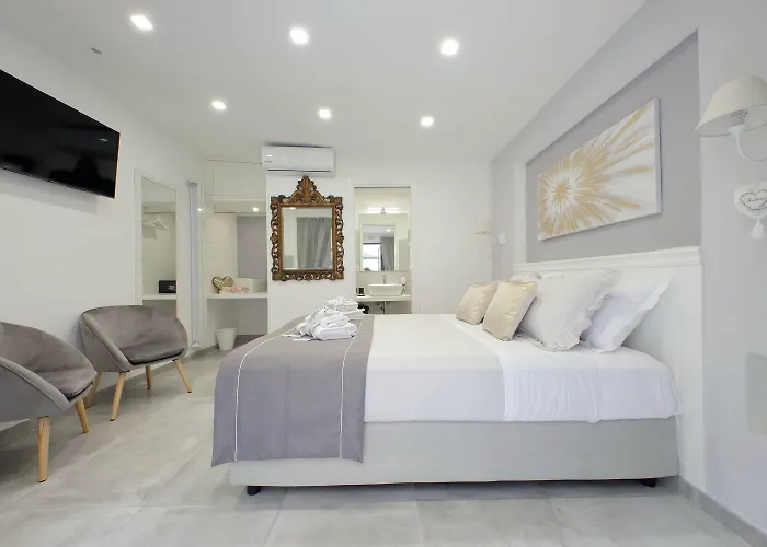 Roman Holiday Suites Gasthuis 4*