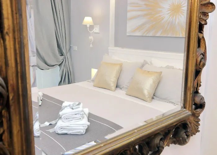 Roman Holiday Suites 4*