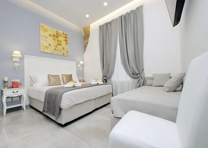 Roman Holiday Suites