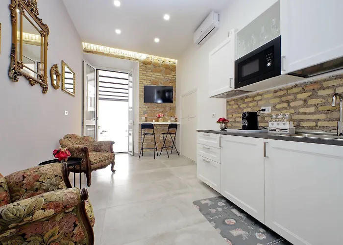 Gasthuis Roman Holiday Suites 4*