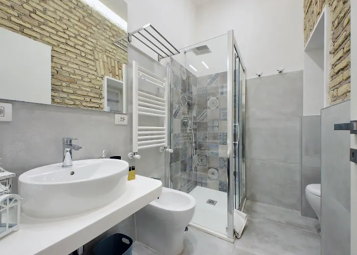 Roman Holiday Suites